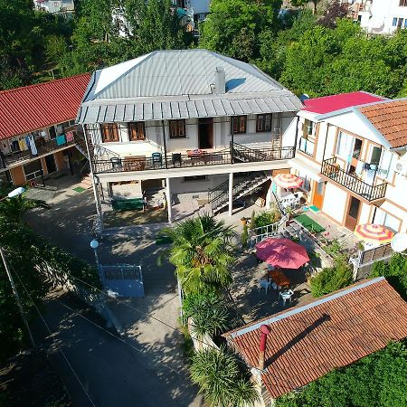 Guest House Nino Махинари Екстериор снимка