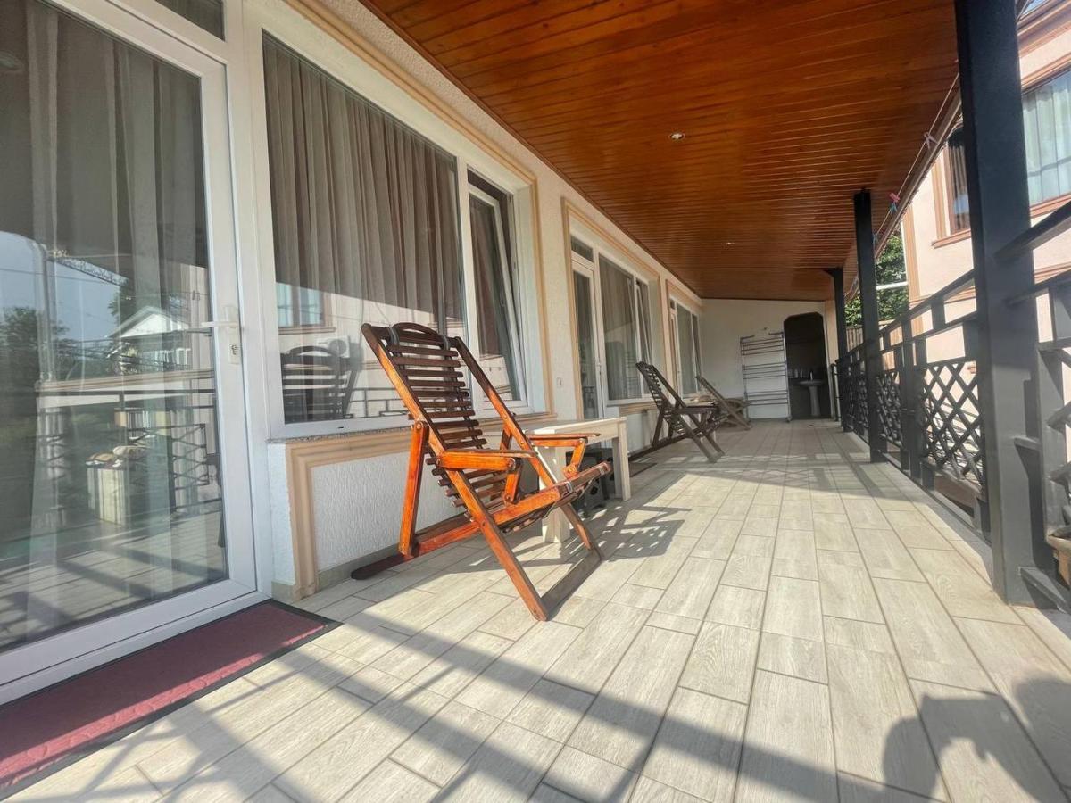 Guest House Nino Махинари Екстериор снимка