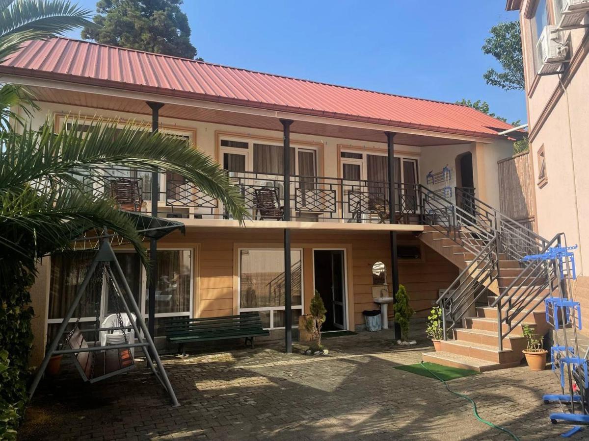 Guest House Nino Махинари Екстериор снимка