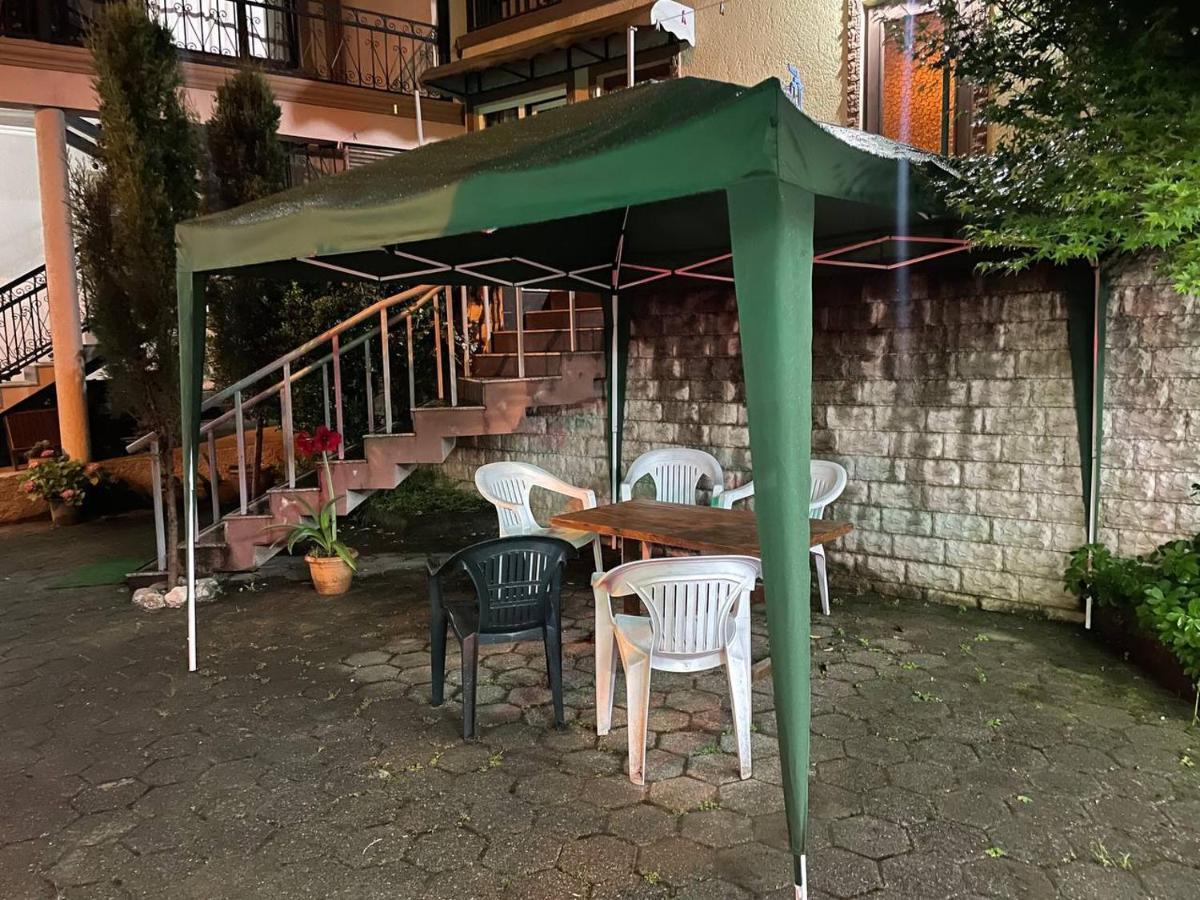 Guest House Nino Махинари Екстериор снимка