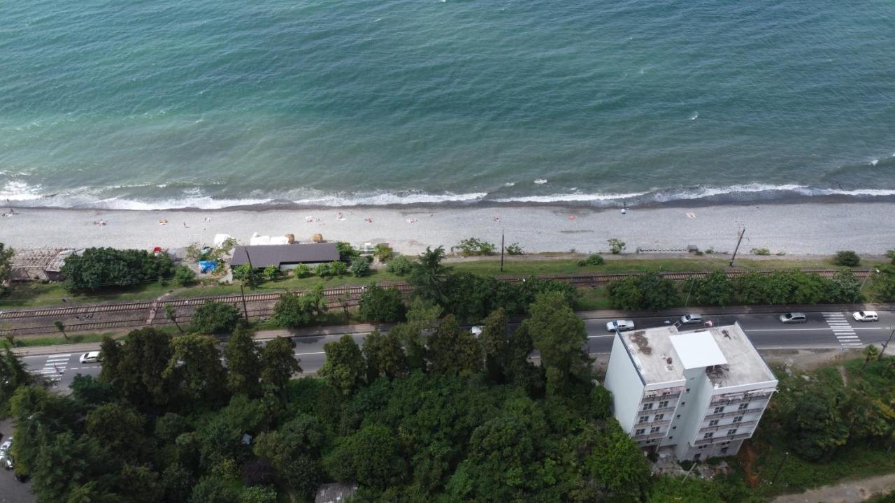 Guest House Nino Махинари Екстериор снимка