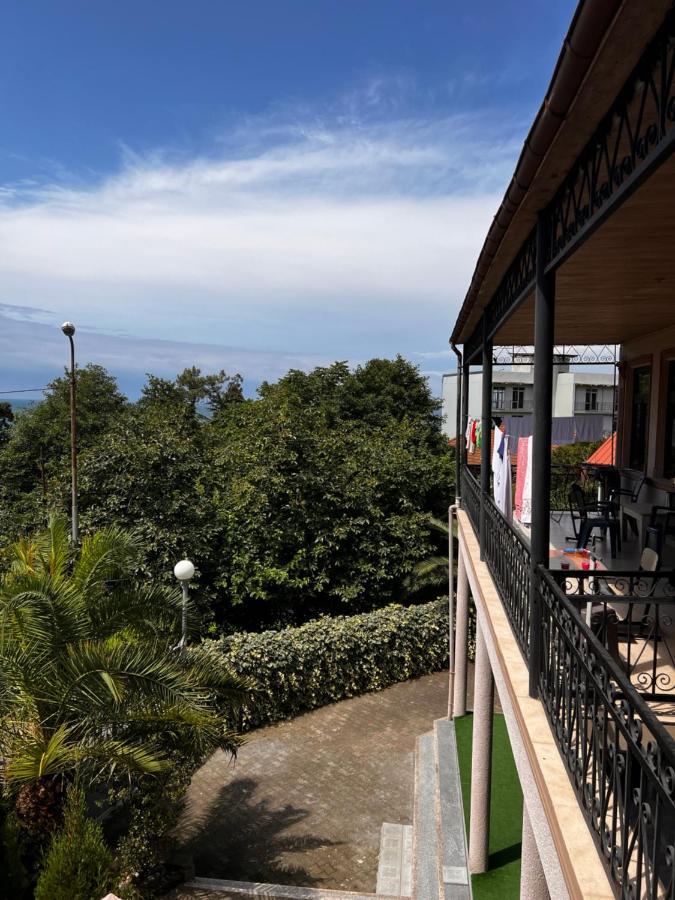 Guest House Nino Махинари Екстериор снимка