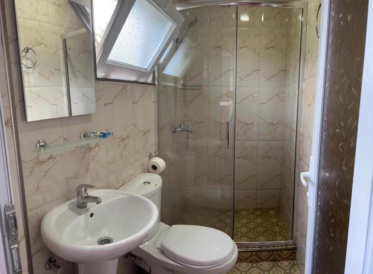 Guest House Nino Махинари Екстериор снимка
