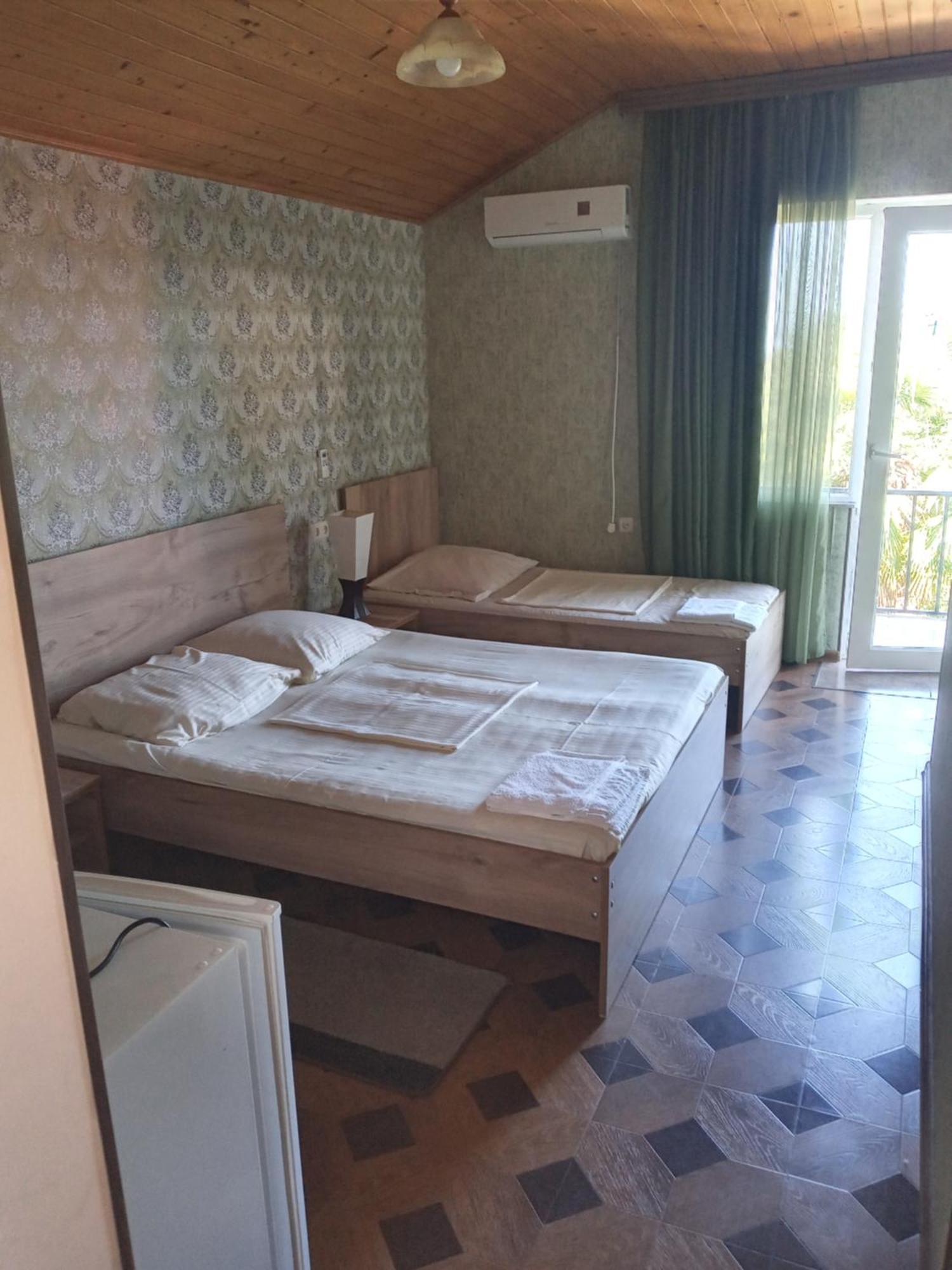 Guest House Nino Махинари Екстериор снимка