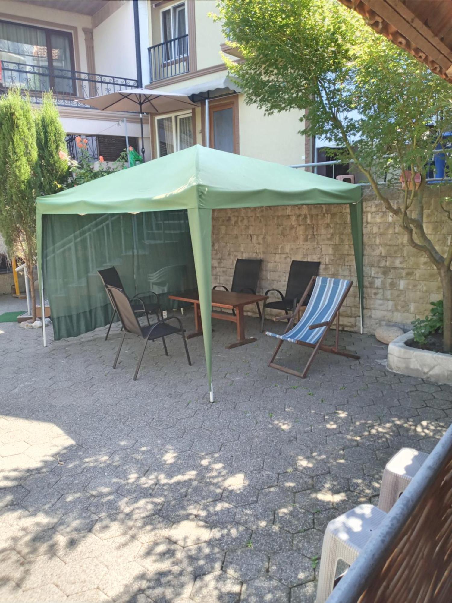 Guest House Nino Махинари Екстериор снимка