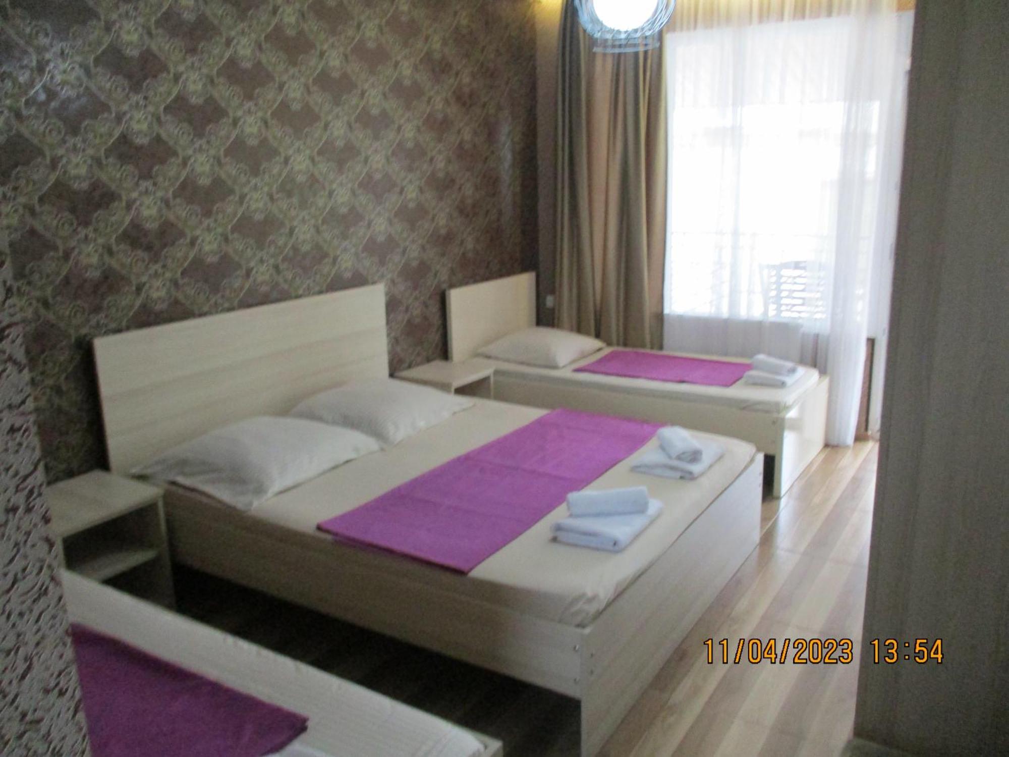Guest House Nino Махинари Стая снимка