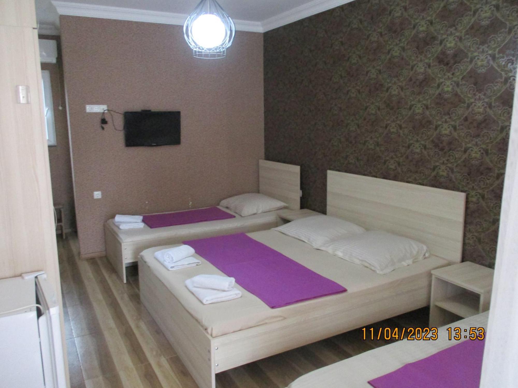 Guest House Nino Махинари Стая снимка