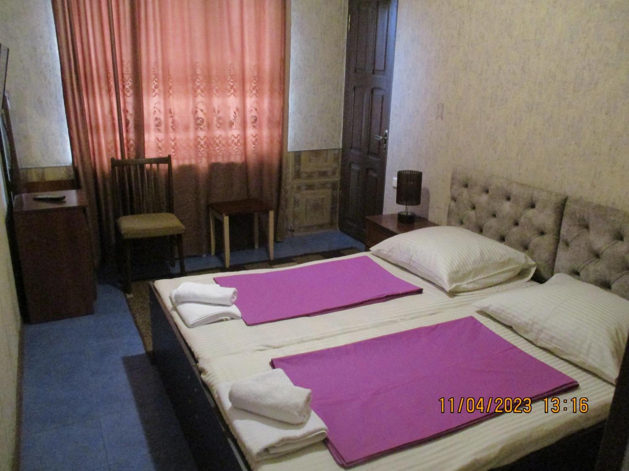 Guest House Nino Махинари Стая снимка