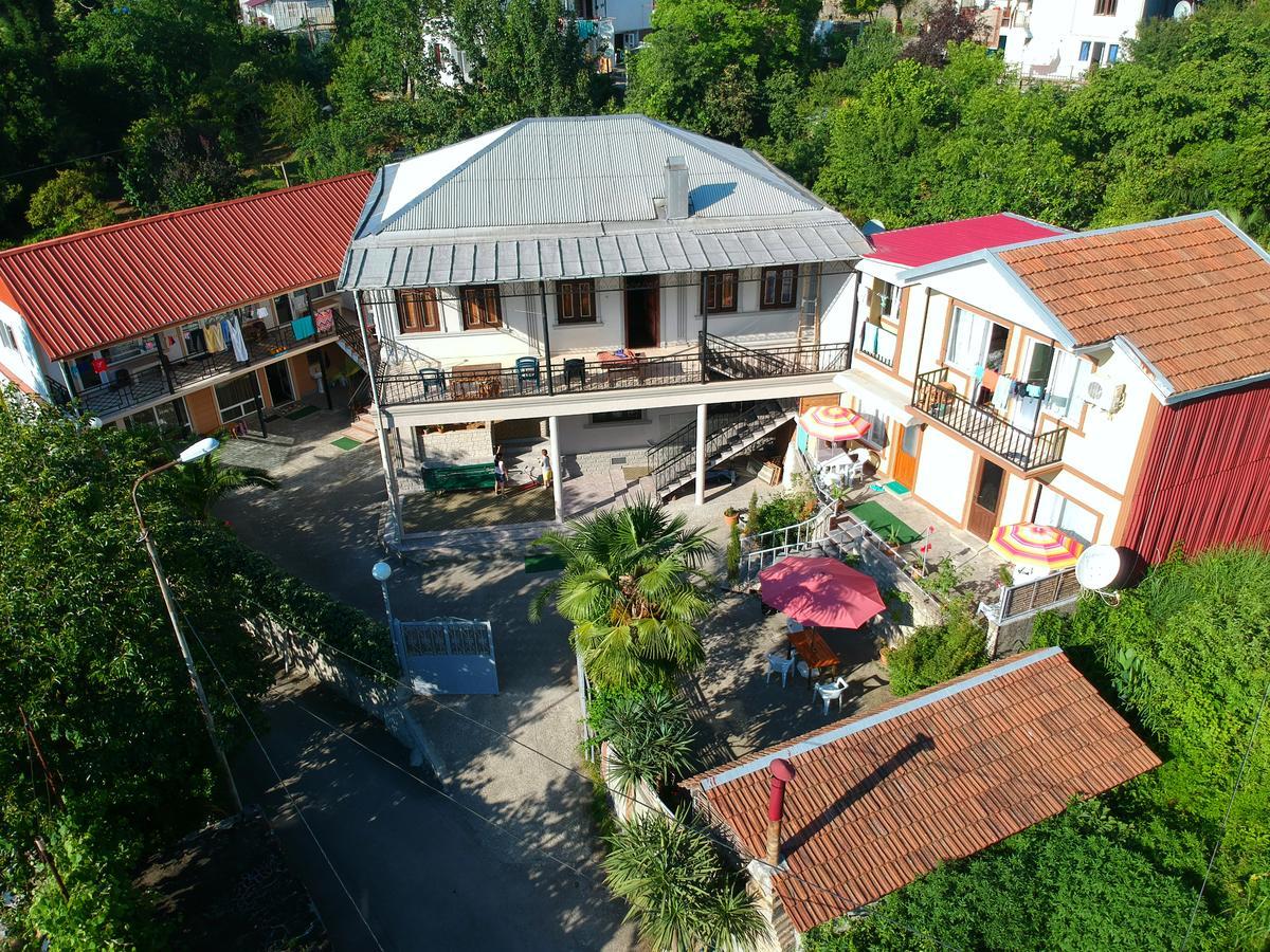 Guest House Nino Махинари Екстериор снимка